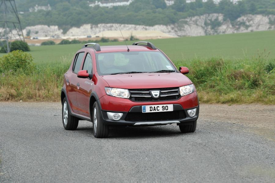  Dacia Sandero Stepway 2013 года  (UK) (фото 22 из 37)
